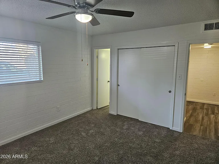 521 E Bethany Home Rd — Photo 9