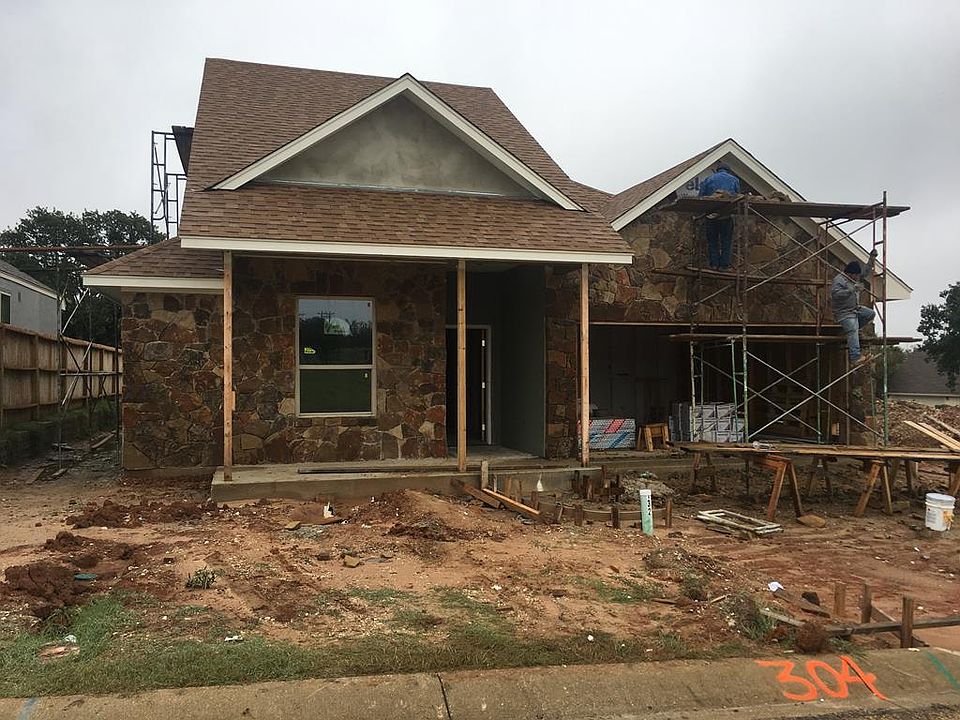 2nd image of 304 Winston Dr