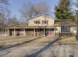 737 S Tower Rd, Dawson, IL 62520