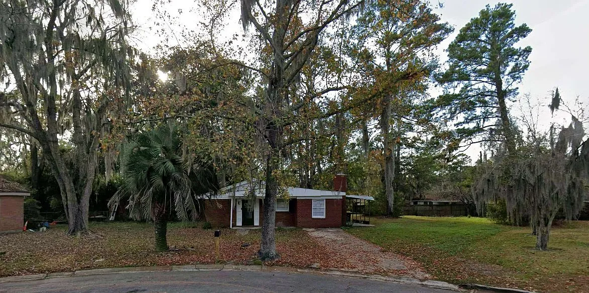 Charming 3 Bed/1 Bath Single Family Home in Savannah, GA - Available 6/15 - $1800 — Photo 1