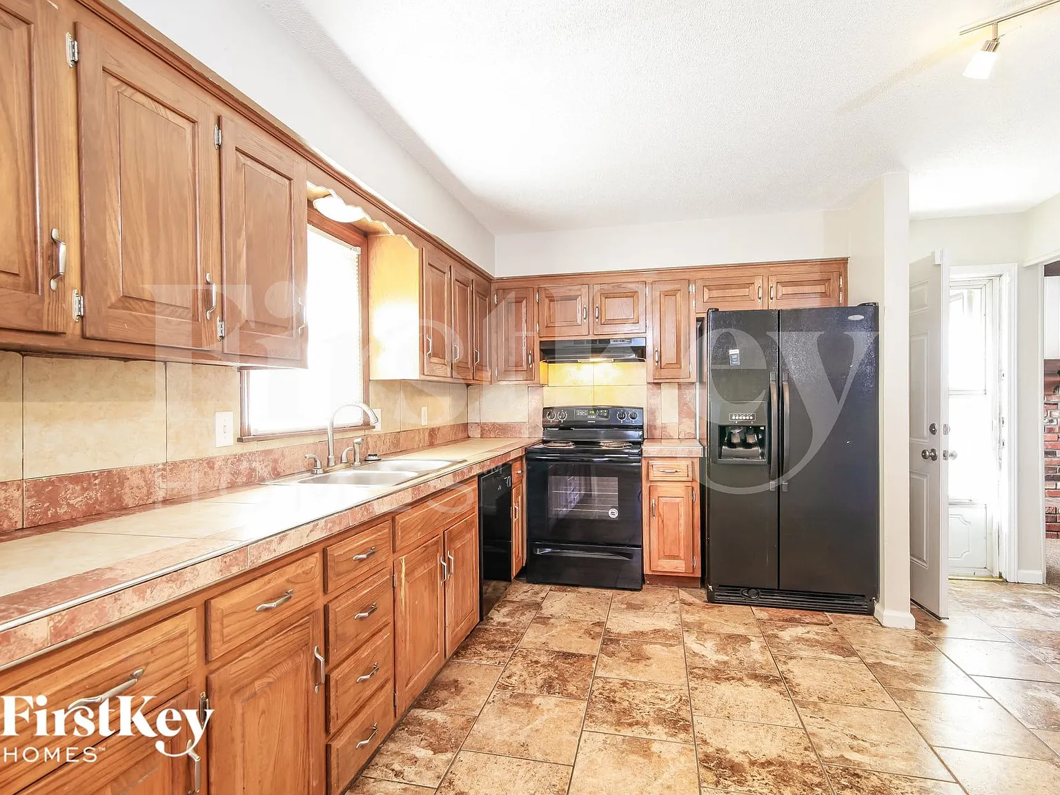 3 bed, 2.0 bath, 1538 sqft, $2,205 — Photo 4