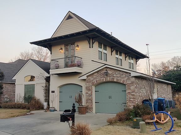 2nd image of 109 Pecan Leaf Dr