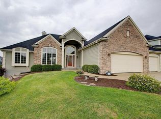 4226 Oakmont Trl, Waukesha, WI