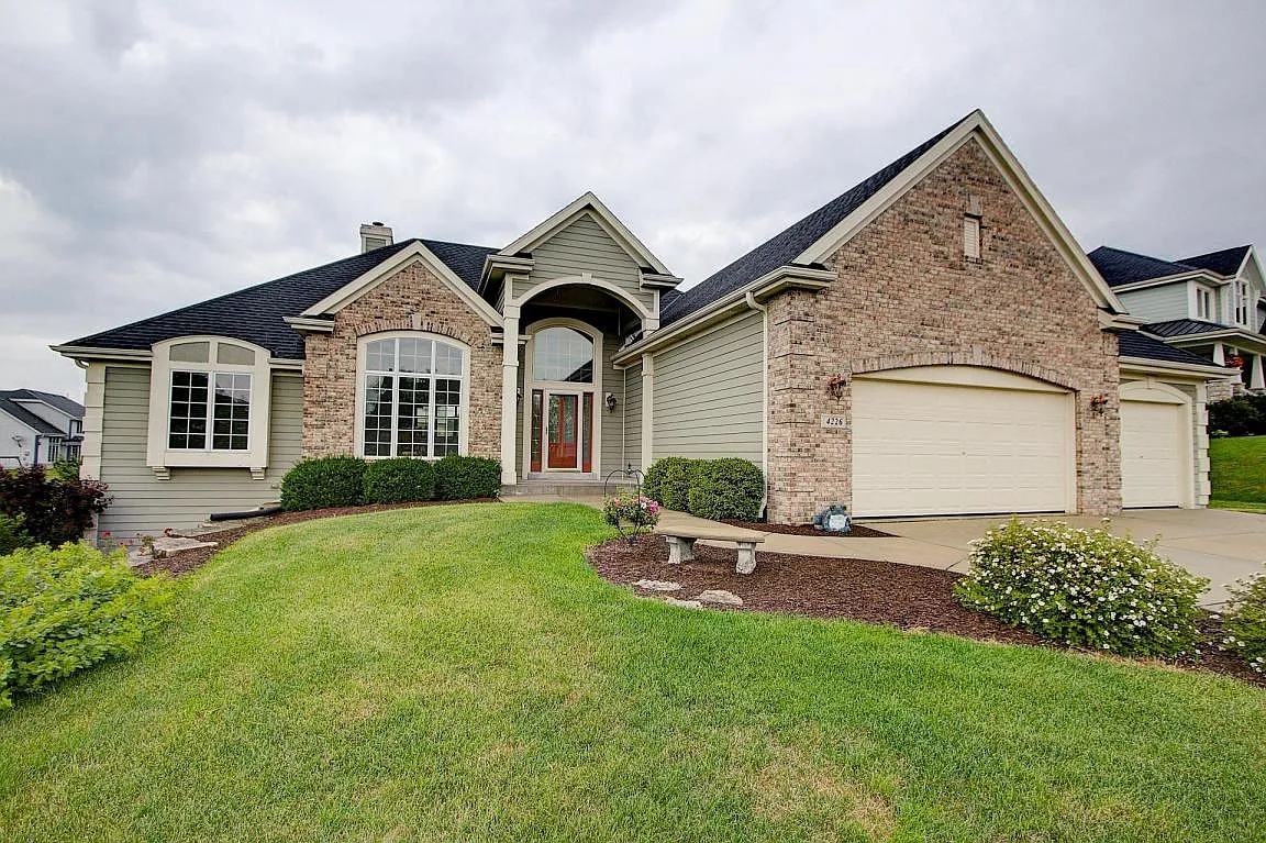 4226 Oakmont Trl photo 1
