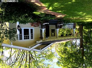 4 W Brook Rd, Pittsford, NY 14534