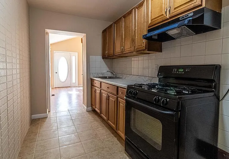 732 Old Riverside Rd — Photo 4