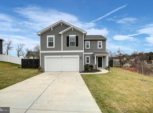 11230 Cross Fields Dr, Waynesboro, PA 17268