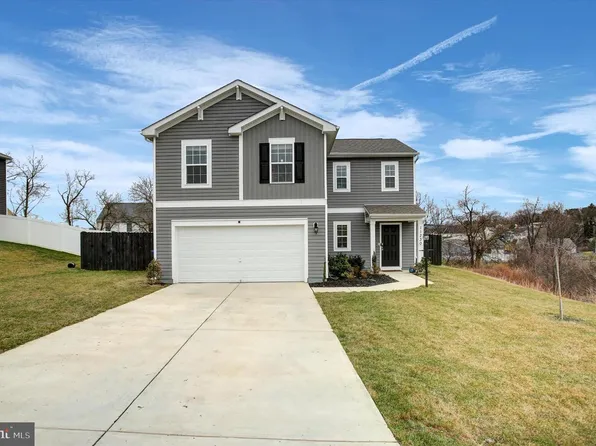 11230 Cross Fields Dr, Waynesboro, PA 17268