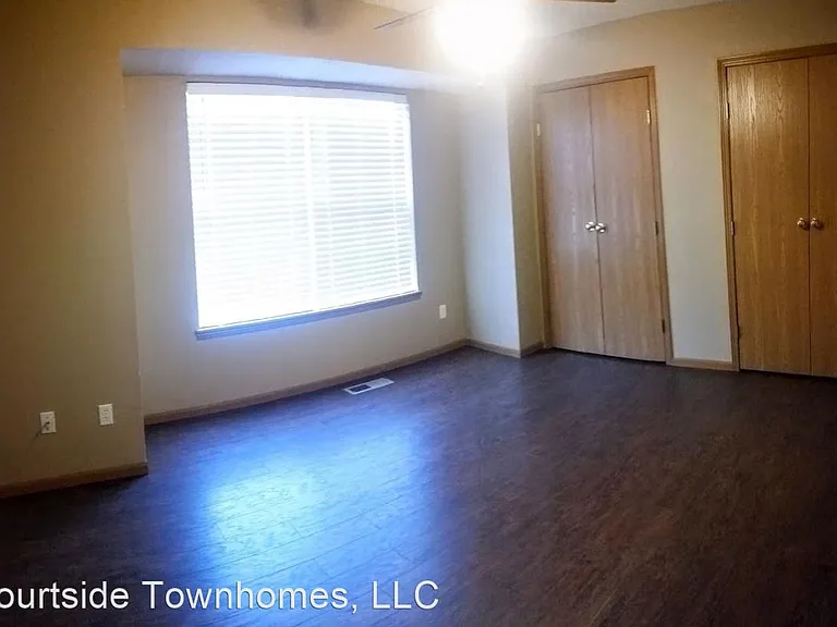 Courtside Townhomes — Photo 13