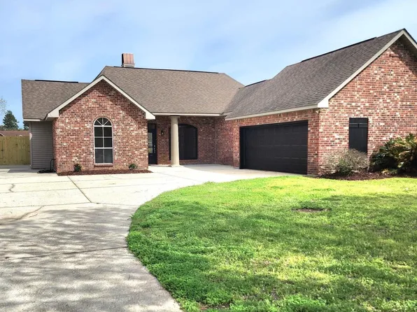 8041 Fitzgerald Dr, Denham Springs, LA 70706