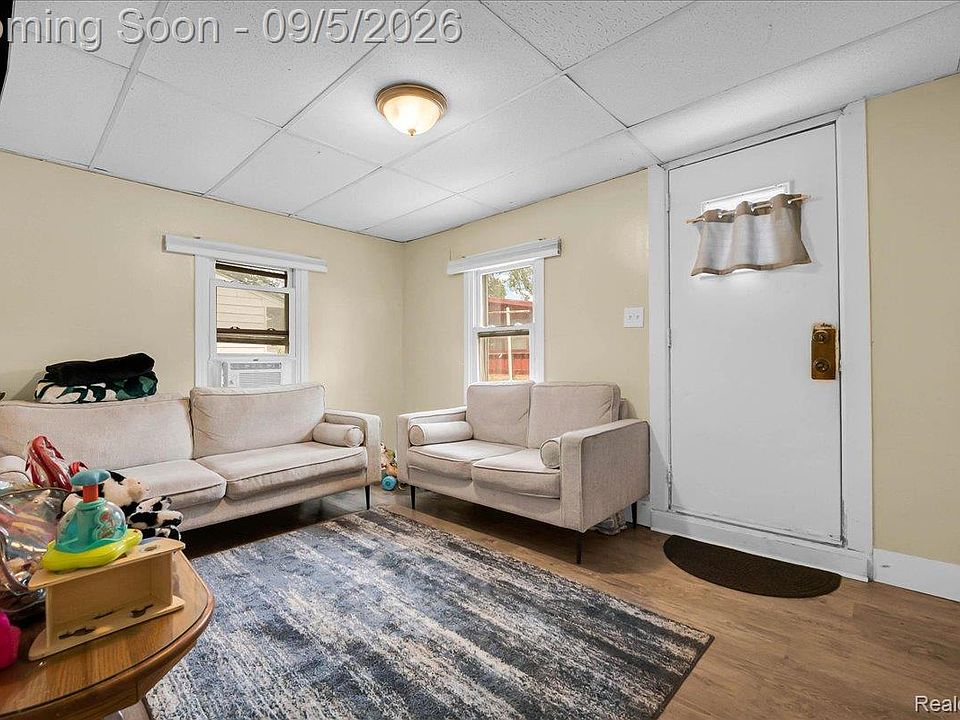 19114 Toepfer Dr, photo 3