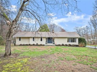 48 Clarion Pl, Trumbull, CT 06611