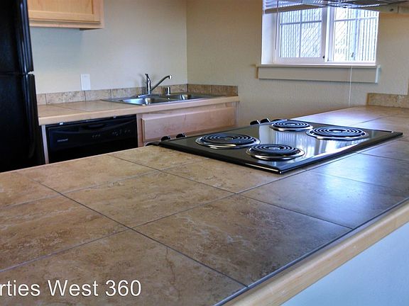4th image of 9013 NE 54th St APT 10