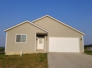 21 Meadowview Ct, Burlington, ND 58722