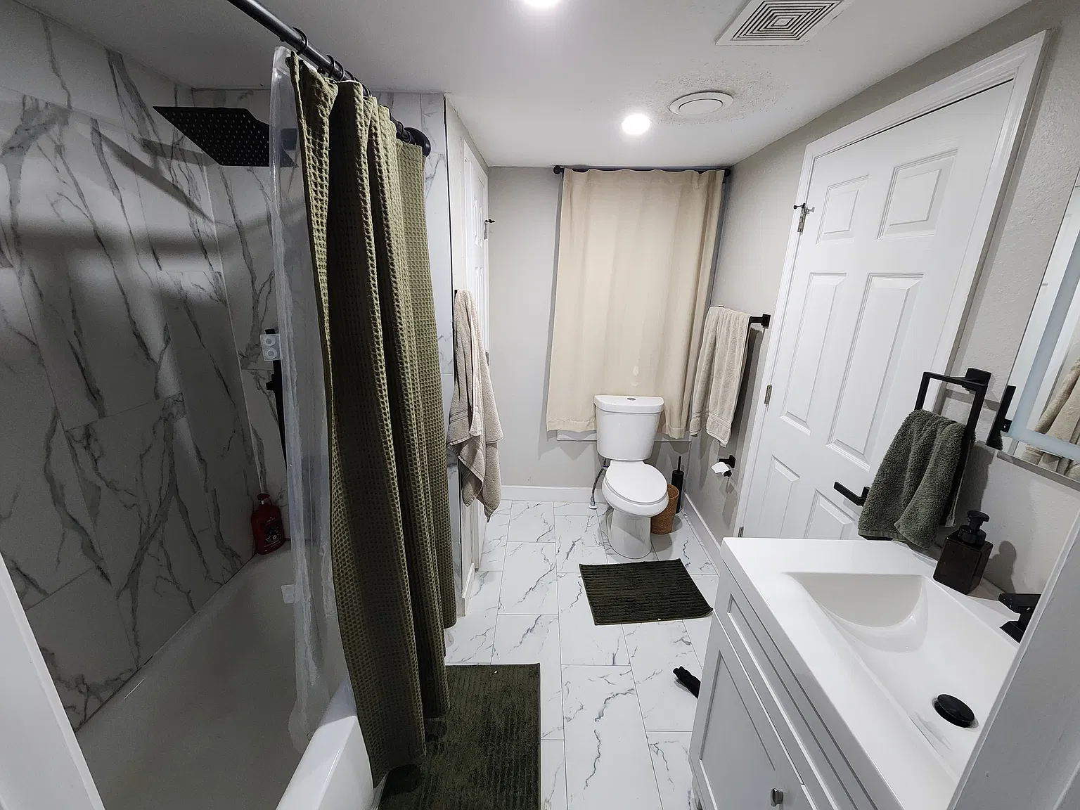 3 bed, 960 sqft, $1,600 — Photo 4
