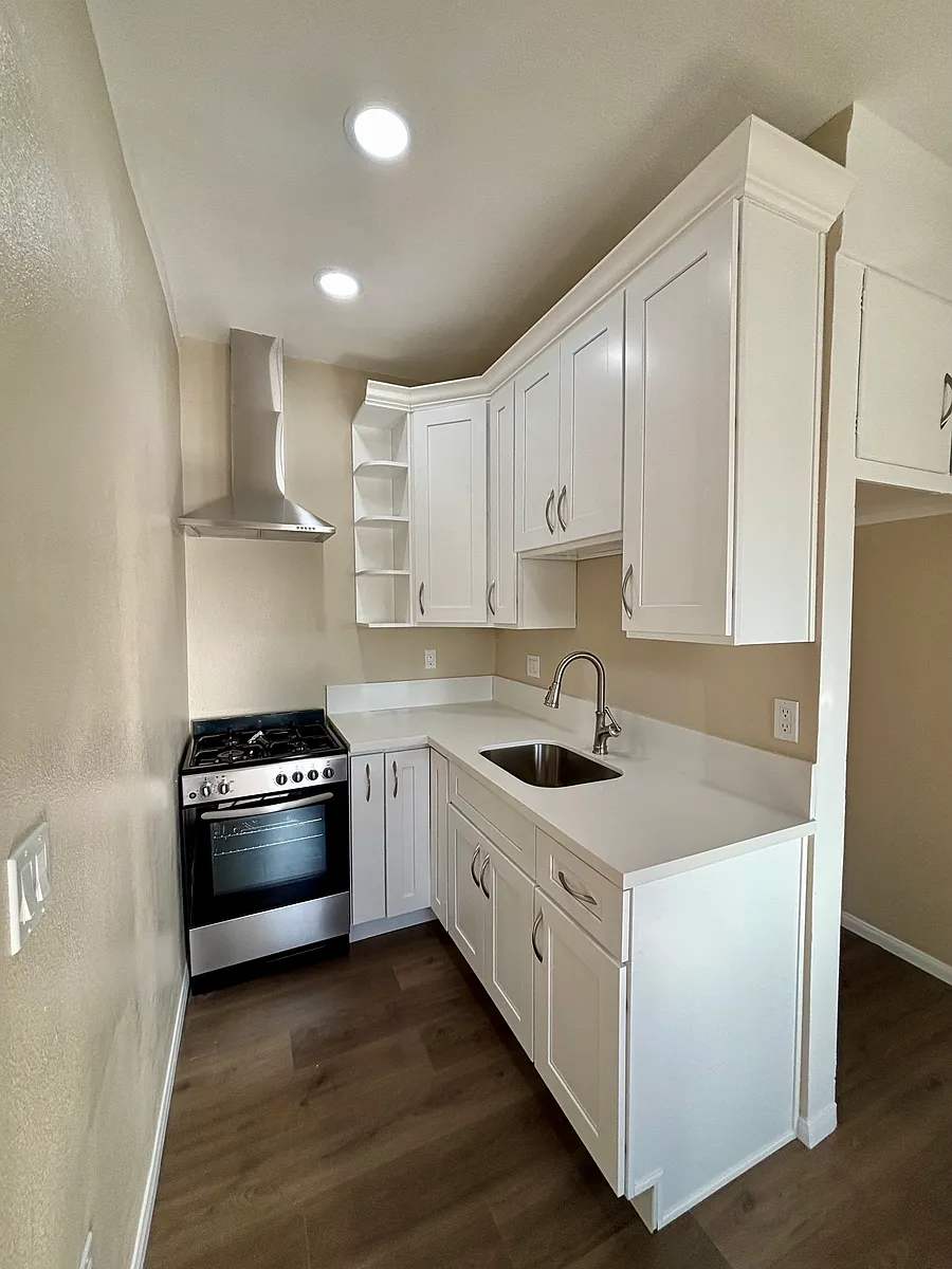 Building Photo - 26 N Baldwin Ave #2