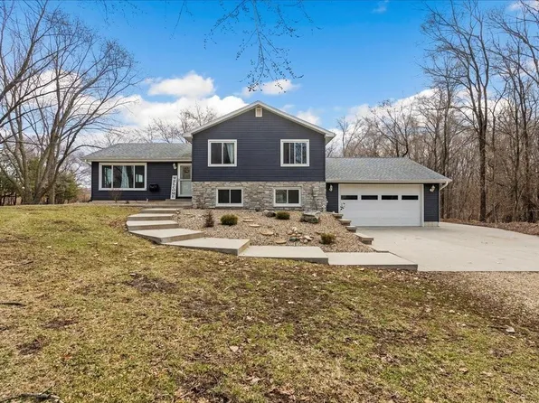 427 N Maple St, Janesville, IA 50647