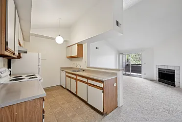 Hunter's Run Apartments — Photo 63