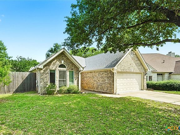 2nd image of 215 Rio Vista Dr