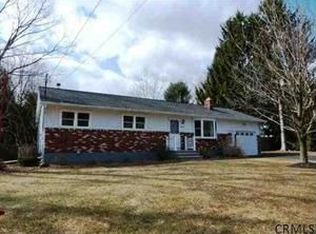 18 Anna Ln, Ballston Lake, NY 12019