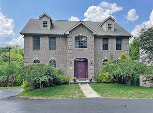 5 Coventry Ln, Pittsburgh, PA 15228