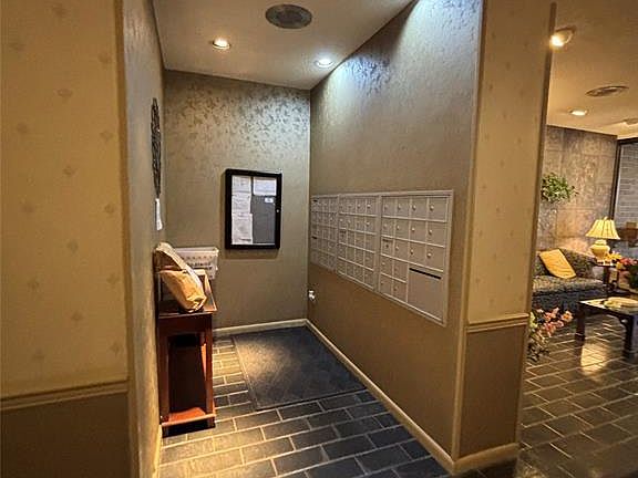 4th image of 140 Euclid Ave APT 1G