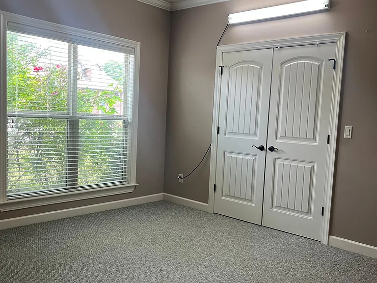 1005 Mark Cir — Photo 12