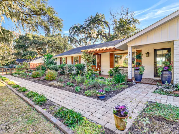 882 Broad River Dr, Beaufort, SC 29906