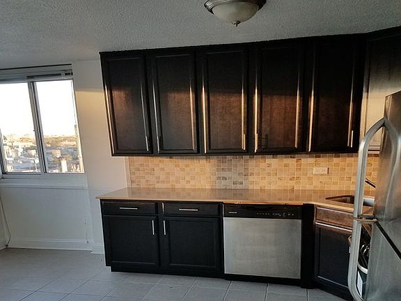 4th image of 540 Main St APT 1326
