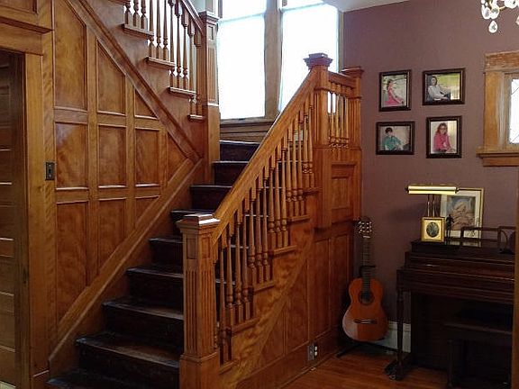 4th image of 218 Margaret St