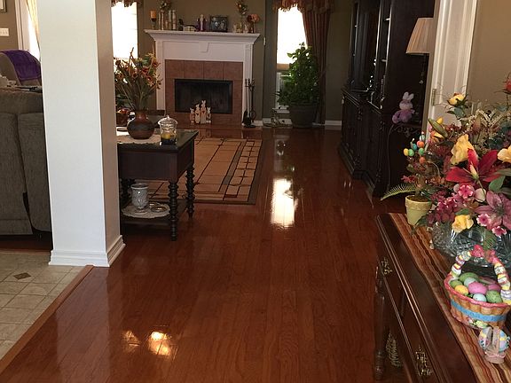 Foyer / Front Entrance 