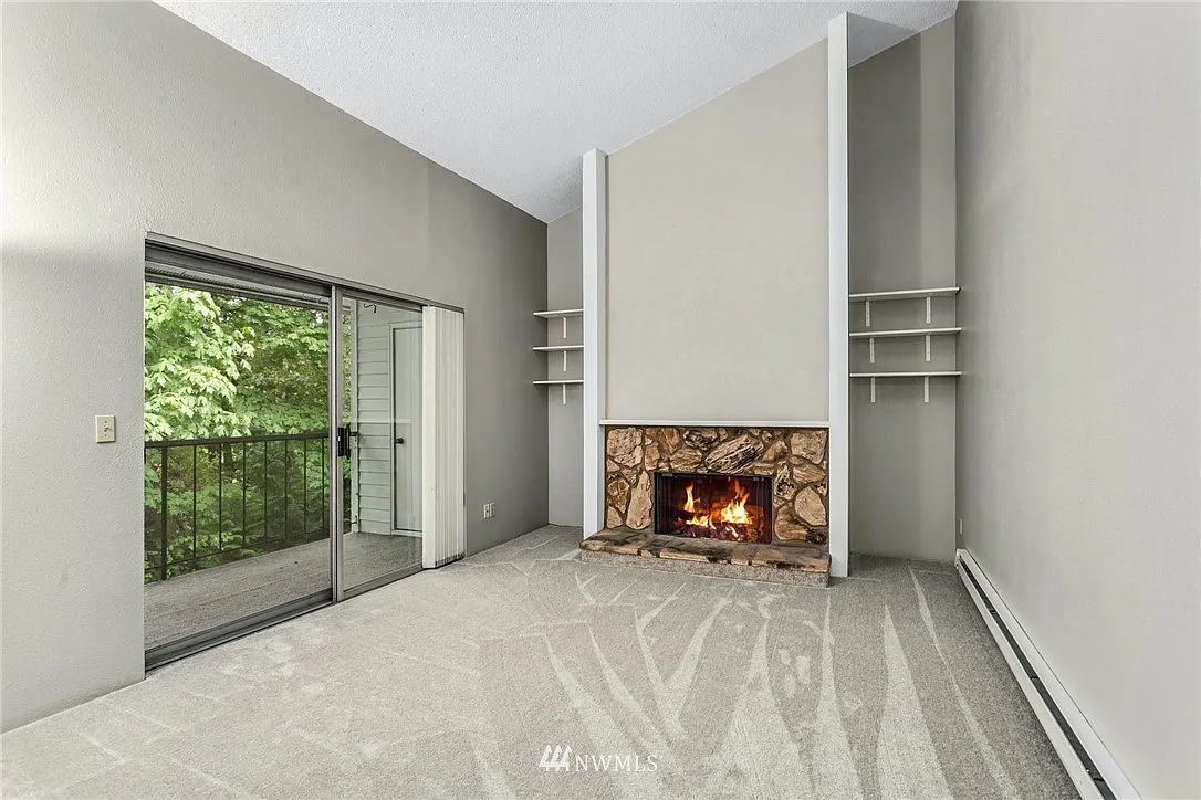 2 bed, 912 sqft, $2,550 — Photo 1