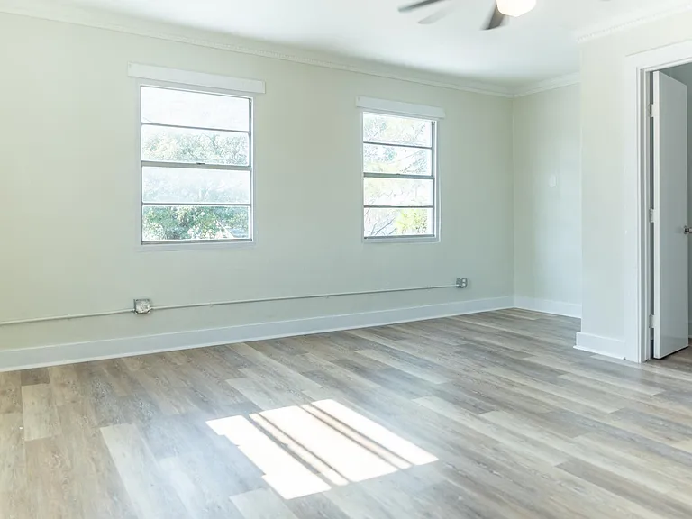 404 S Wells St #B — Photo 1