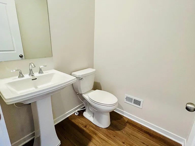 28 Shamrock Cir — Photo 3