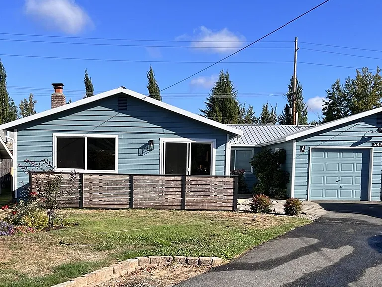 5826 Armour Loop SE — Photo 1