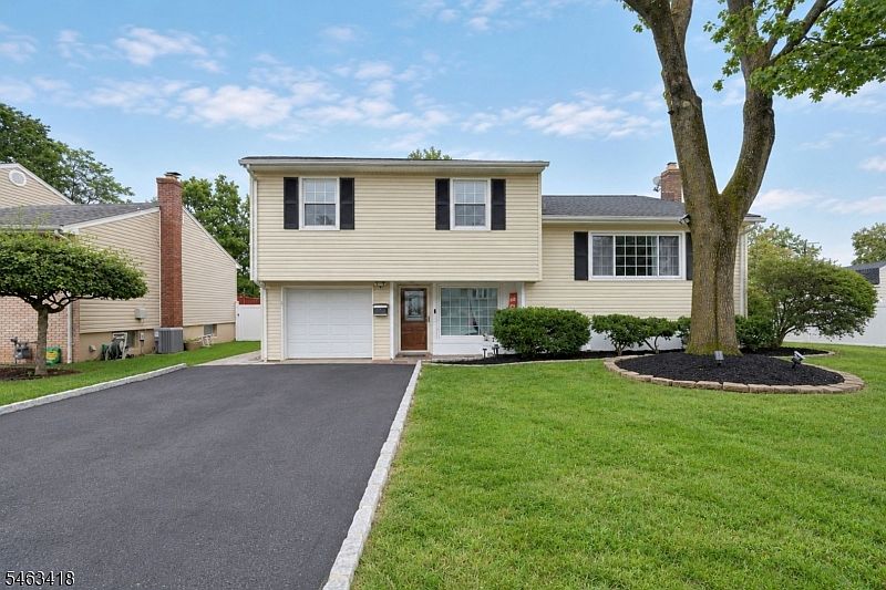 1st image of 333 Foxwood Rd