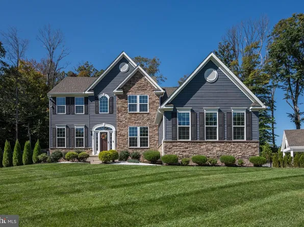 1212 Peach Tree Ct, Delran, NJ 08075