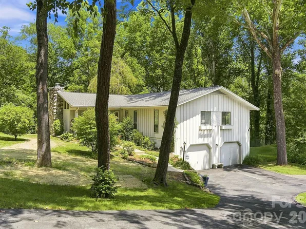 3020 Chestnut Tree Rd, Hendersonville, NC 28792