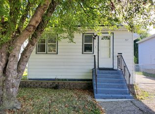 717 N Butrick St, Waukegan, IL 60085