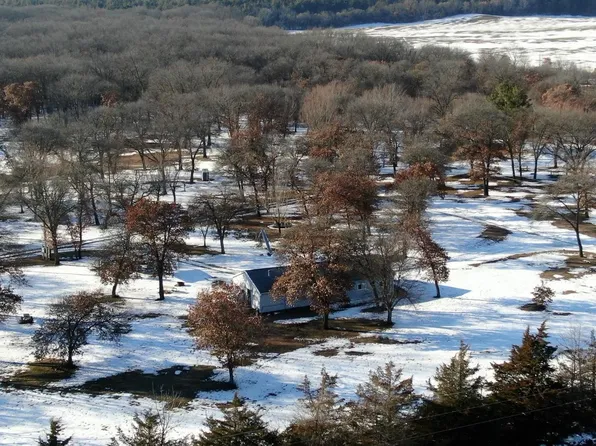 2761 Township Rd, Seaton, IL 61476