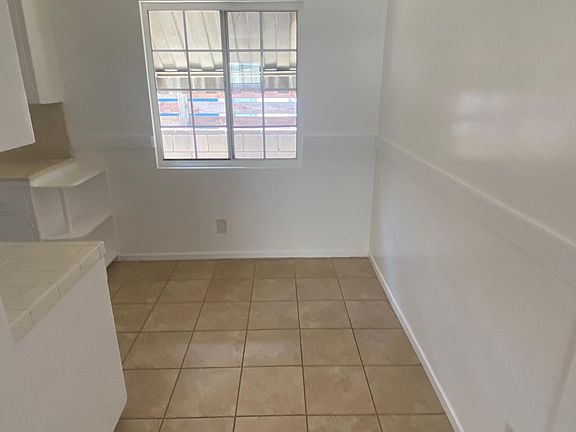 3rd image of 5619 York Blvd #3