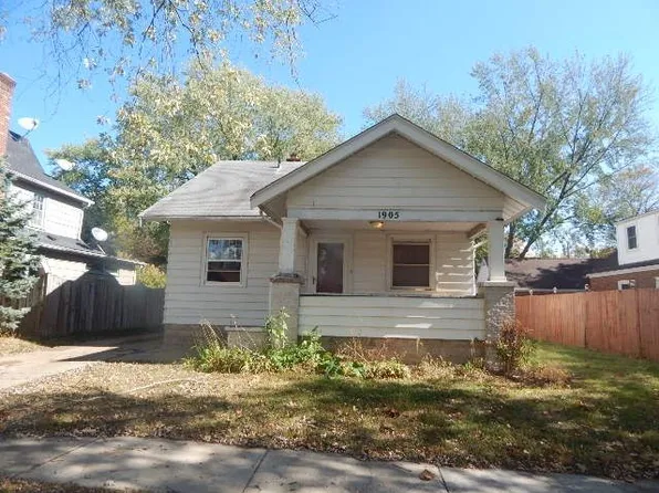 1905 Hancock St, Rockford, IL 61103