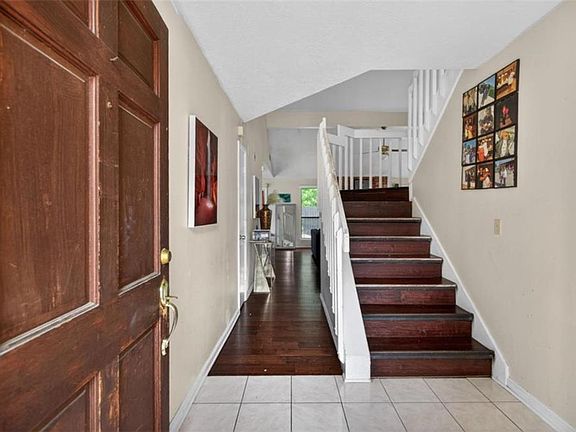 3rd image of 7042 Ivy Pointe Row