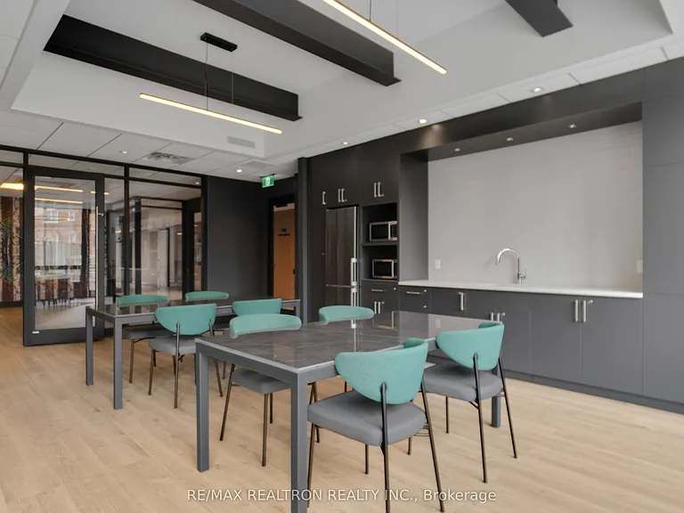 33 Isabella St #511 — Photo 25
