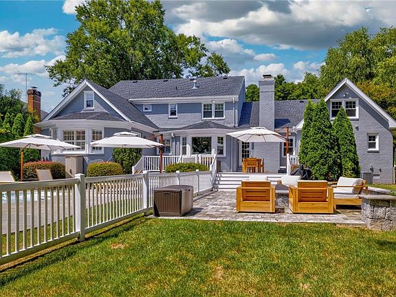 3rd image of 1005 Ditchley Rd