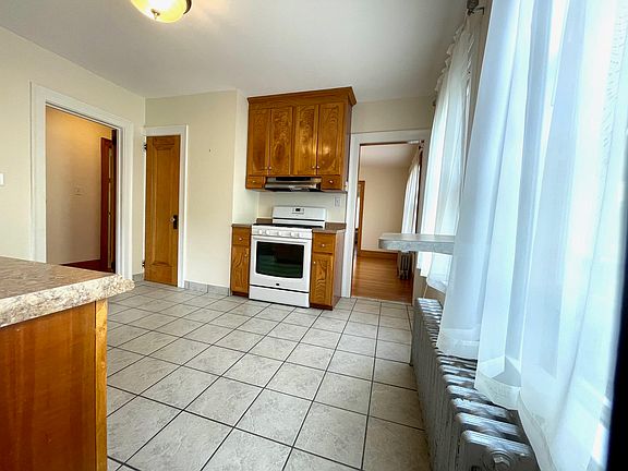 2nd image of 51 Gillette St #1