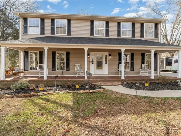 5930 Cottonwood Ln, Winston Salem, NC 27103