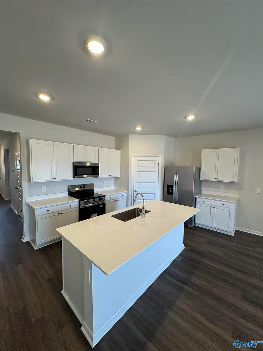 Building Photo - 115 Betty Williams Dr