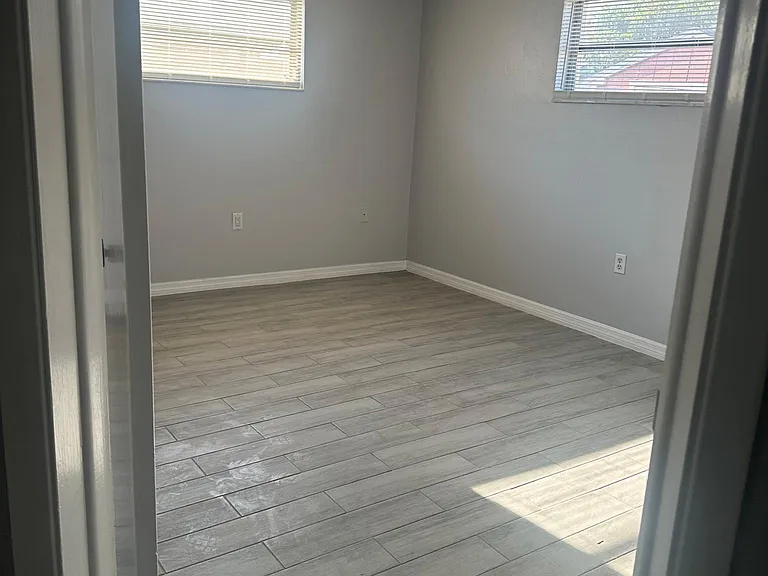 5550 Saren Dr — Photo 9