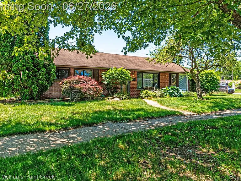 20510 Luna St — Photo 3